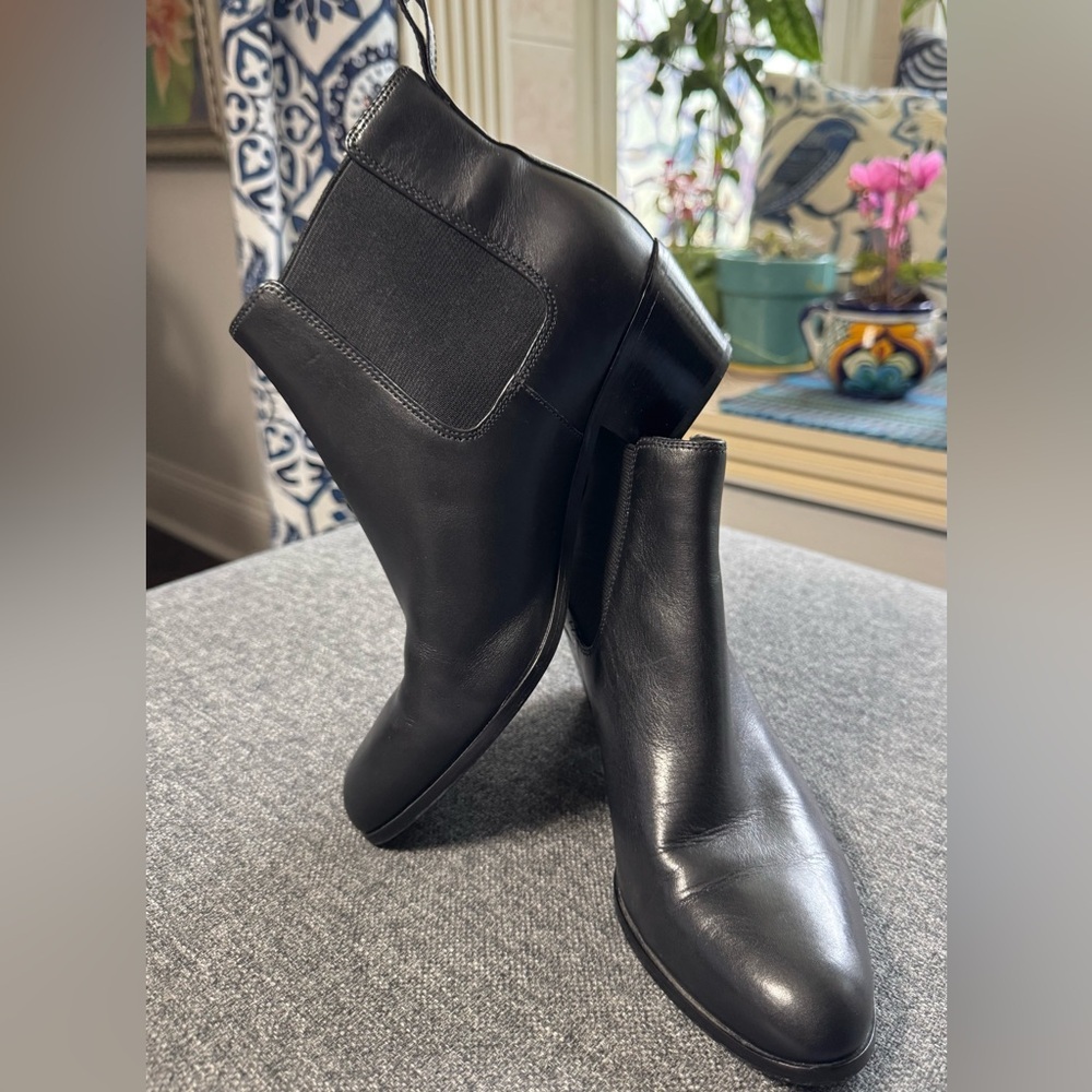 Via Spiga Women’s Black Leather Ankle Boots pointed toe Pull On Booties Size 36 - Picture 10 of 11